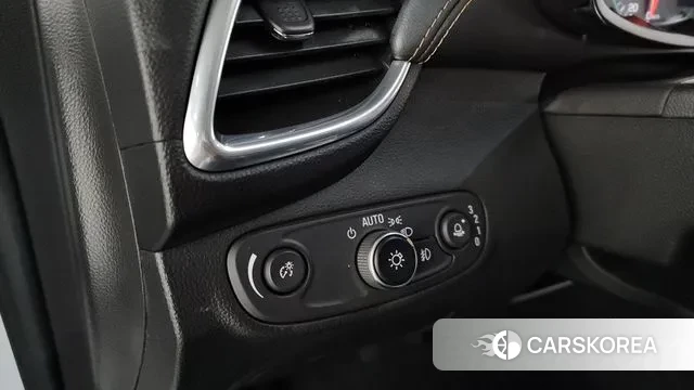 Chevrolet (GM Daewoo) The New Trax 2018 Белый из Кореи, фото 5