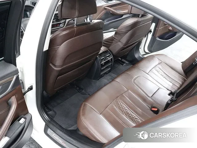 BMW 5 Series (G30) 2019 Белый из Кореи, фото 5