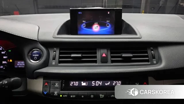 Lexus CT200h 2018 Белый из Кореи, фото 5