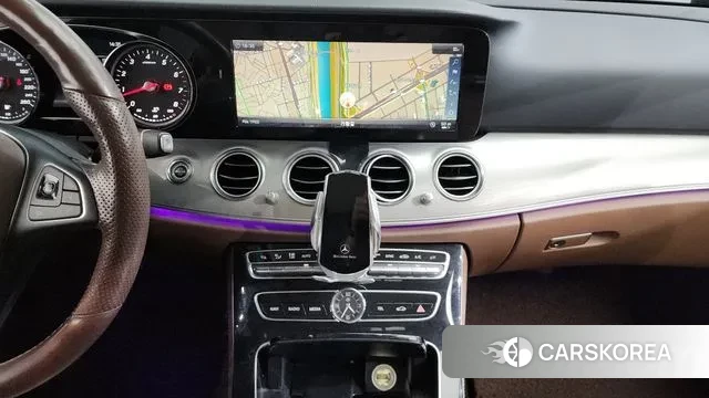 Mercedes-Benz E-Class W213 2018 Белый из Кореи, фото 5