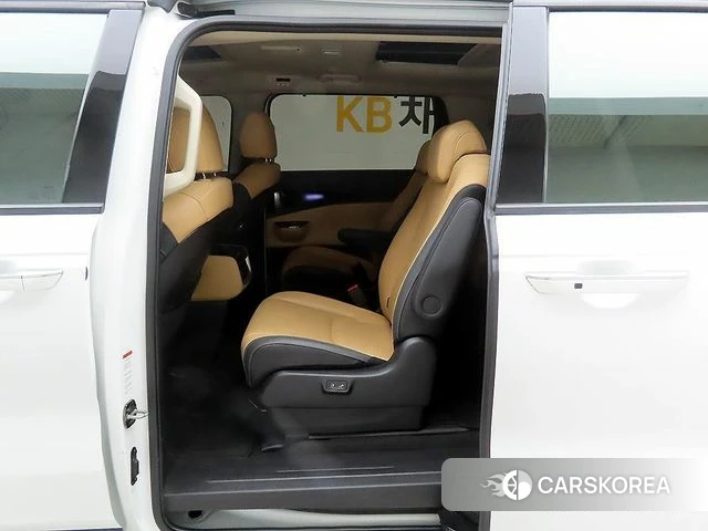 Kia Carnival 4th generation 2023 Белый из Кореи, фото 5