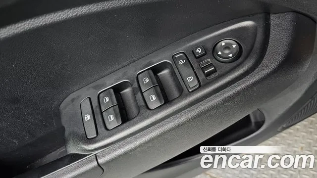 Hyundai Venue 2022 Белый из Кореи, фото 5