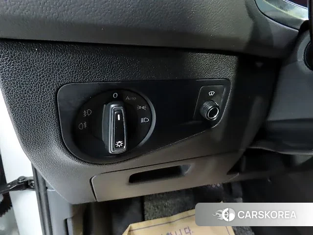 Volkswagen Tiguan second Generation 2020 Белый из Кореи, фото 5