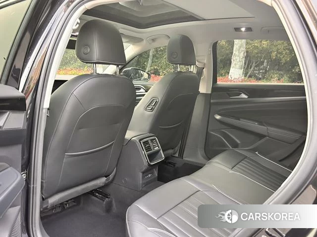 Volkswagen Passat 2022 Черный из Китая, фото 5