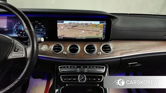 Mercedes-Benz E-Class W213 2018 Серый из Кореи, фото 5