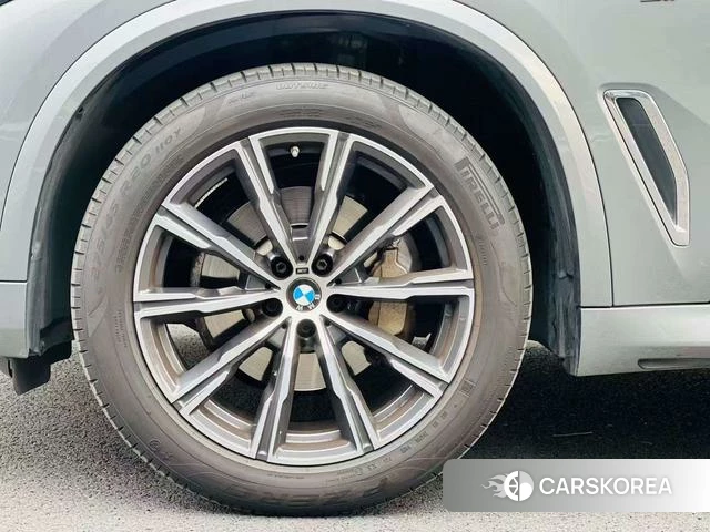 BMW X5 2022 Серебристо-серый из Китая, фото 5