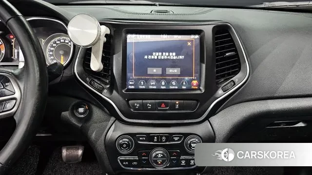 Jeep Cherokee (KL) 2018 Жемчужный цвет из Кореи, фото 5