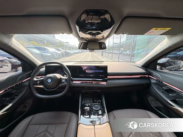 BMW 5 series 2024 Черный из Китая, фото 5