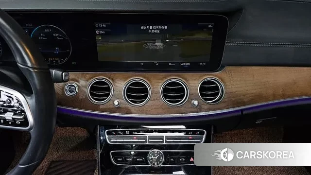 Mercedes-Benz E-Class W213 2019 Красный из Кореи, фото 5