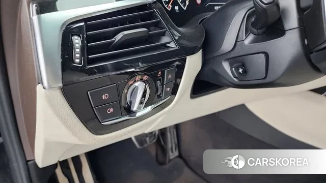 BMW 5 Series (G30) 2019 Черный из Кореи, фото 5