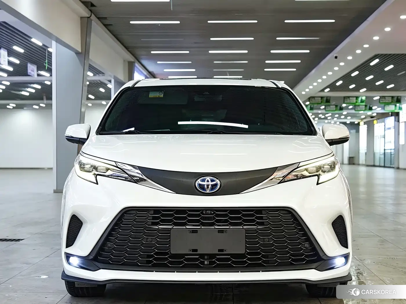 Toyota Grevia 2023 Белый из Китая, фото 5