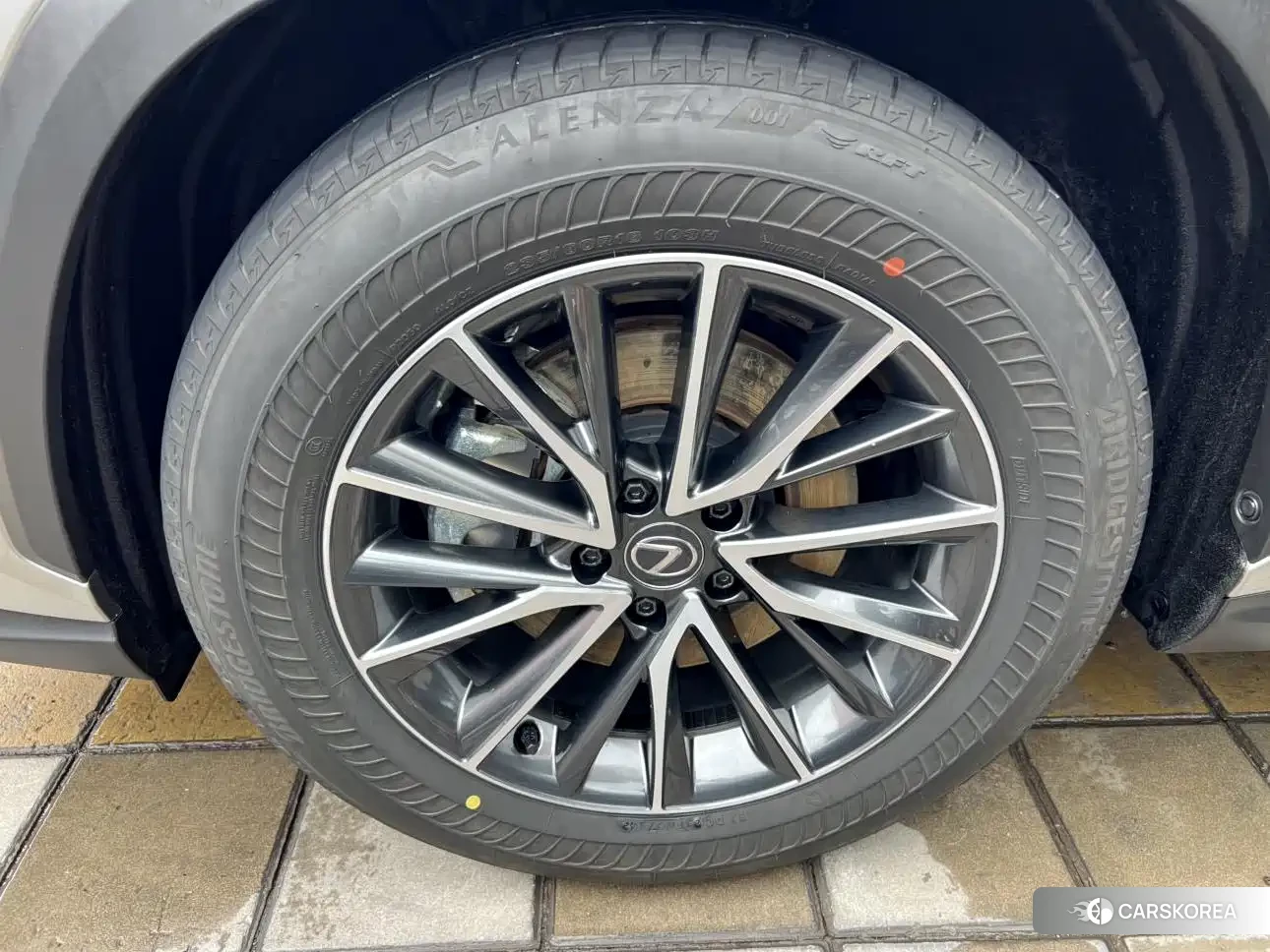Lexus NX New Energy 2024 Silver/gray из Китая, фото 5
