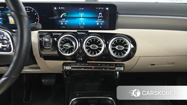 Mercedes-Benz A-Class W177 2021 Белый из Кореи, фото 5