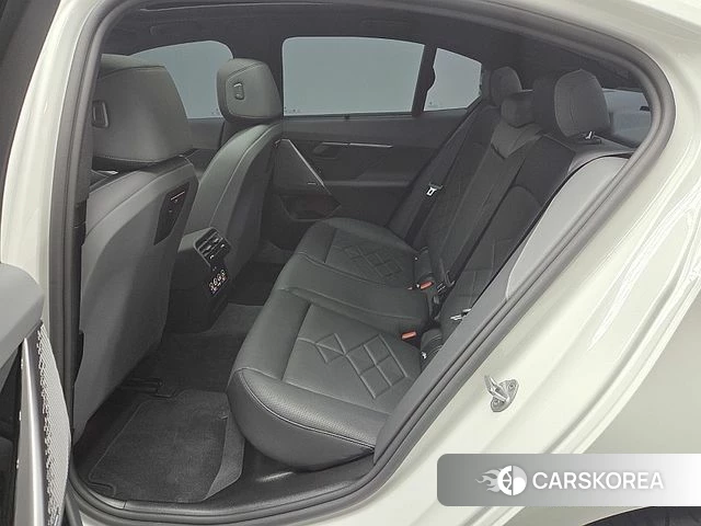 BMW 5 Series (G60) 2025 Белый из Кореи, фото 5