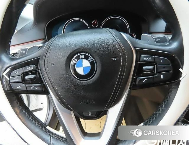 BMW 5 Series (G30) 2018 Белый из Кореи, фото 5