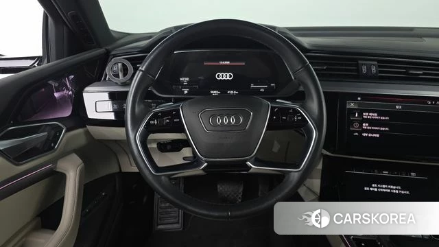 Audi e-Tron 2021 Черный из Кореи, фото 5