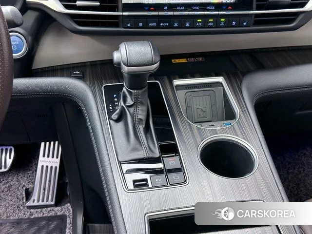Toyota Grevia 2023 Черный из Китая, фото 5