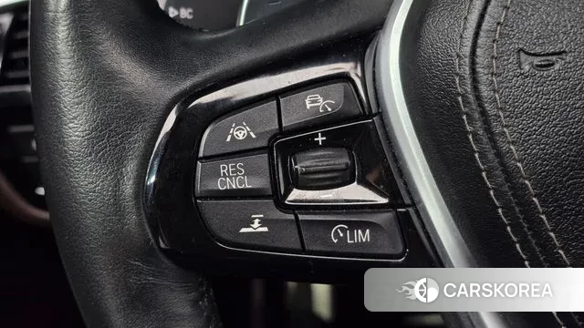 BMW 5 Series (G30) 2018 Белый из Кореи, фото 5