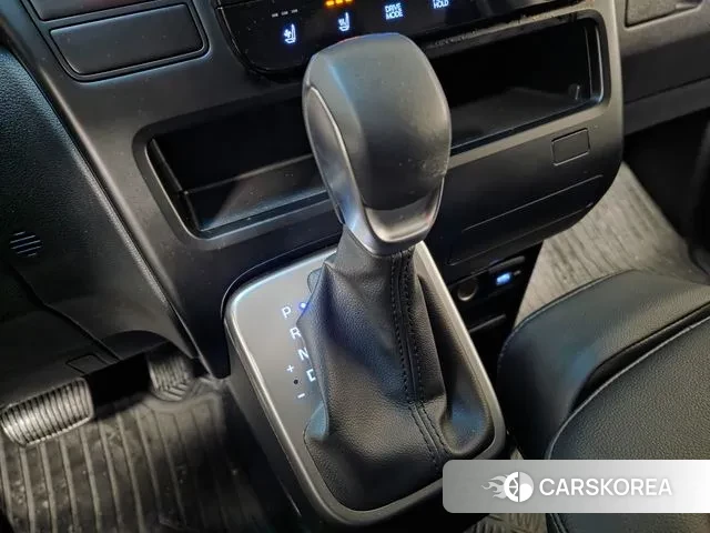 Hyundai Staria 2024 Белый из Кореи, фото 5