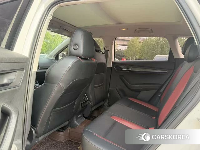 Skoda Krok 2022 Белый из Китая, фото 5