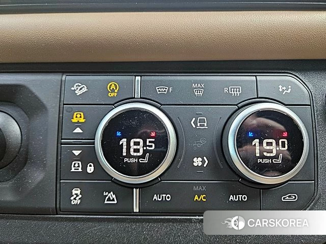 Land Rover Defender (L663) 2025 Цвет галактики из Кореи, фото 5
