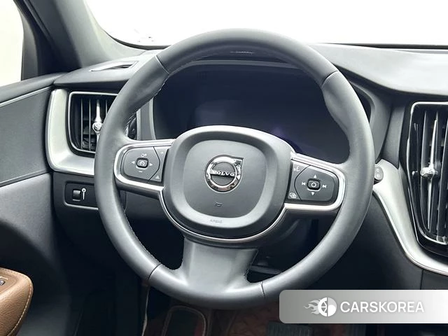 Volvo XC60 2022 Серебристо-серый из Китая, фото 5