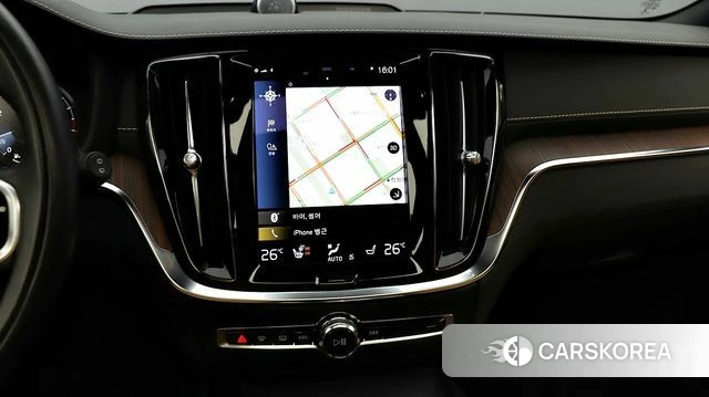 Volvo V60 Cross-Country 2nd Generation 2022 Белый из Кореи, фото 5