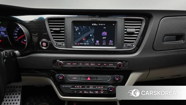 Kia The New Carnival 2019 Белый из Кореи, фото 5