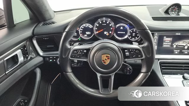 Porsche Panamera (971) 2018 Светло-серебряный цвет из Кореи, фото 5