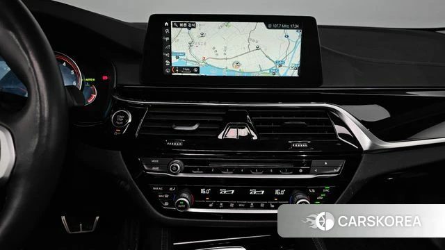 BMW 5 Series (G30) 2018 Синий из Кореи, фото 5