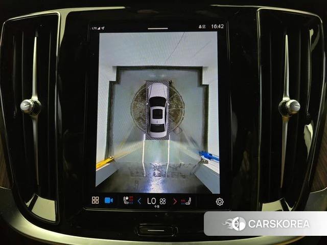 Volvo S60 3rd generation 2023 Белый из Кореи, фото 5