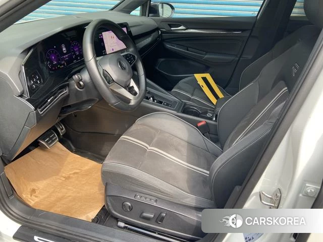 Volkswagen Golf 2023 Белый из Китая, фото 5