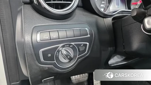 Mercedes-Benz C-Class W205 2018 Белый из Кореи, фото 5