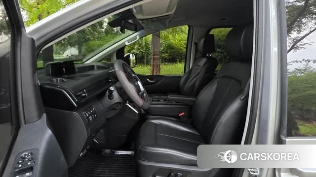 Hyundai Staria 2023 Серебряный из Кореи, фото 5