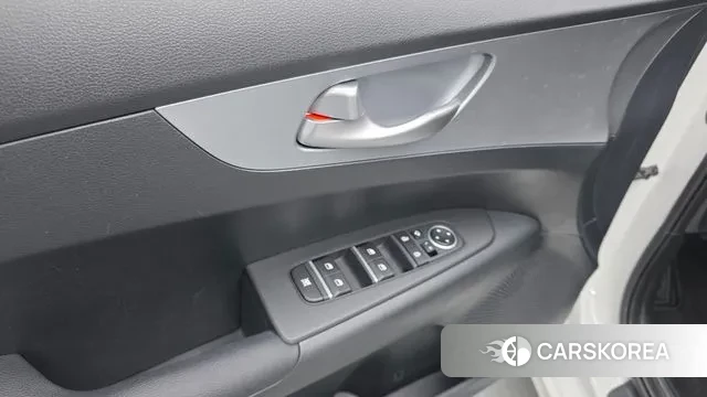 Kia The New K3 2nd generation 2024 Белый из Кореи, фото 5