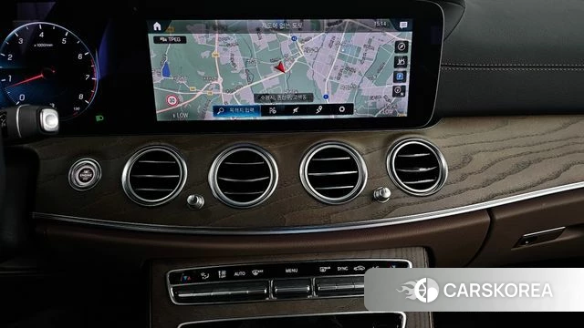 Mercedes-Benz E-Class W213 2022 Белый из Кореи, фото 5