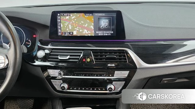 BMW 5 Series (G30) 2019 Белый из Кореи, фото 5