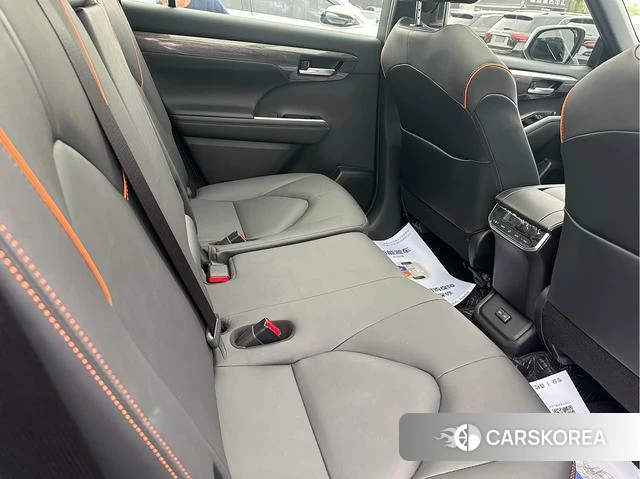 Toyota Crown Lufang 2025 Белый из Китая, фото 5