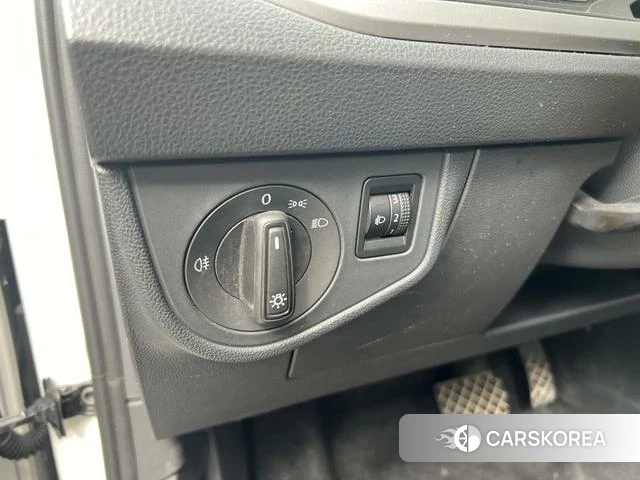 Volkswagen Polo 2022 Белый из Китая, фото 5
