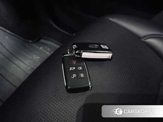 Land Rover Discovery Sports 2nd Generation 2025 Белый из Кореи, фото 5