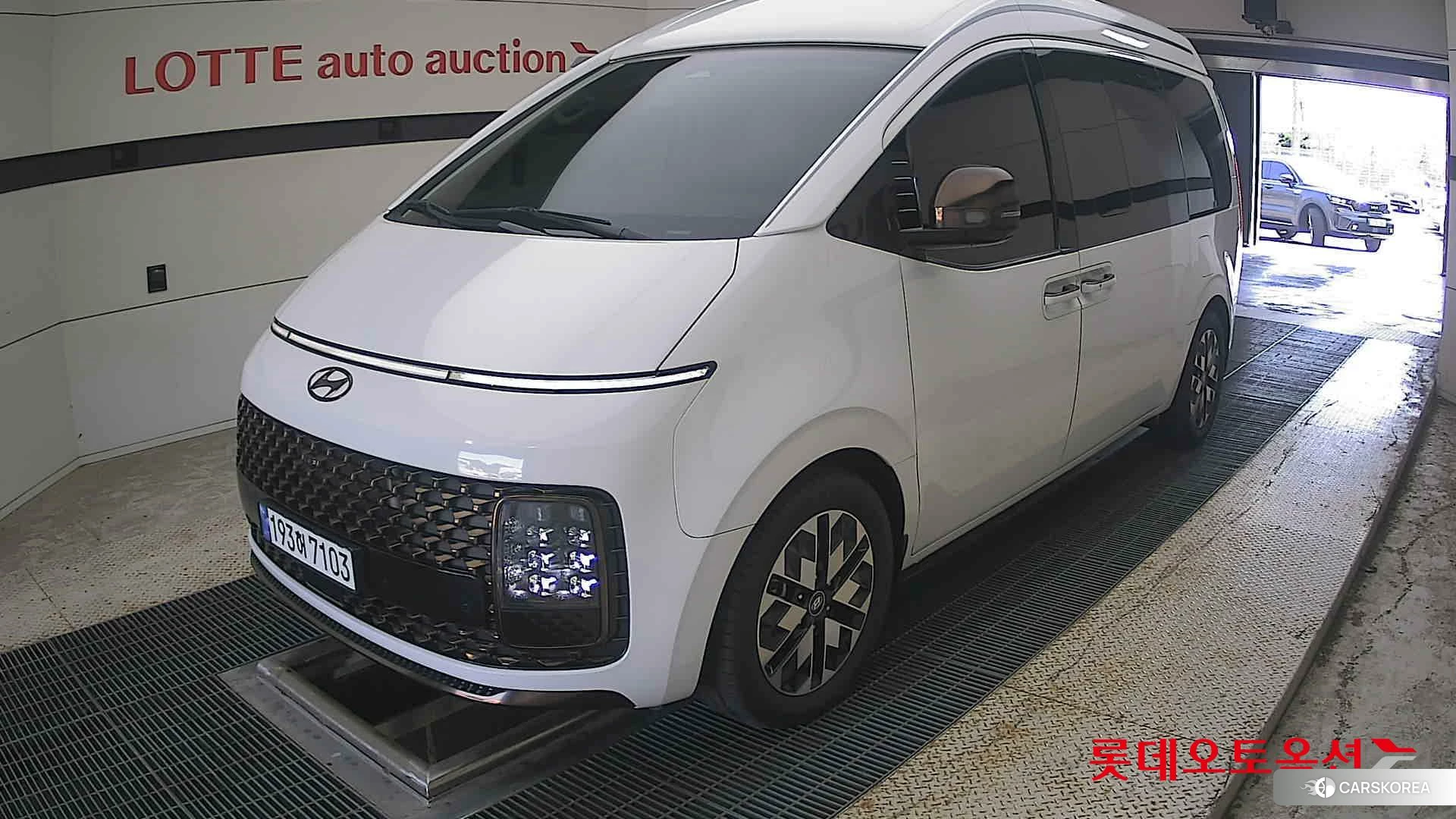 Hyundai STARIA LOUNGE Limousine 2022 Creamy White из Кореи, фото 5