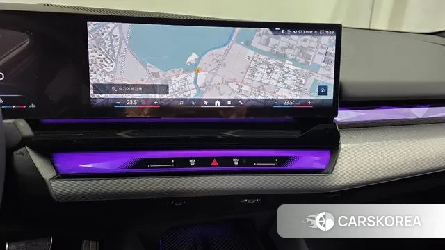 BMW 5 Series (G60) 2025 Белый из Кореи, фото 5