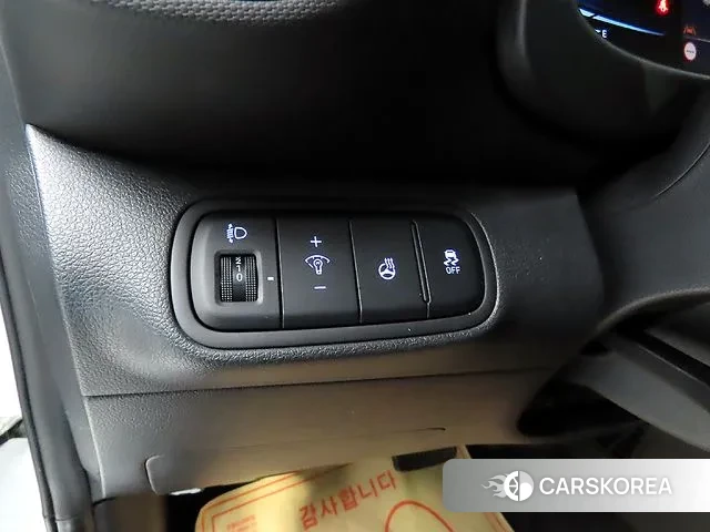 Hyundai Venue 2023 Белый из Кореи, фото 5