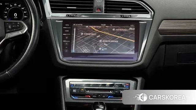 Volkswagen Tiguan Allspace 2023 Белый из Кореи, фото 5