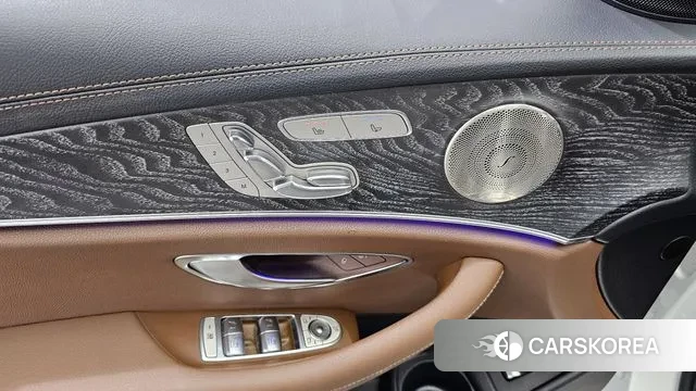 Mercedes-Benz E-Class W213 2022 Белый из Кореи, фото 5