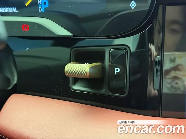 Porsche Taycan 2024 Серебряный из Кореи, фото 5