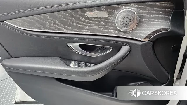 Mercedes-Benz E-Class W213 2020 Белый из Кореи, фото 5