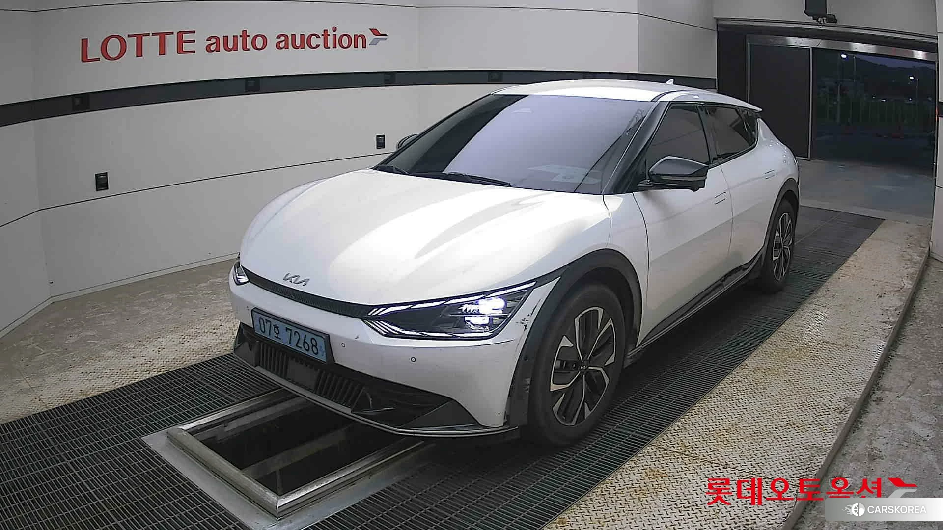 Kia EV6 2022 Snow White Pearl из Кореи, фото 5