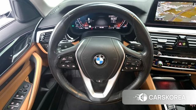 BMW 5 Series (G30) 2020 Белый из Кореи, фото 5