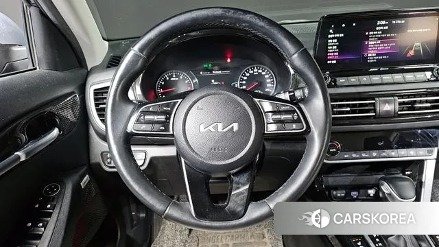 Kia Seltos 2022 Черный из Кореи, фото 5